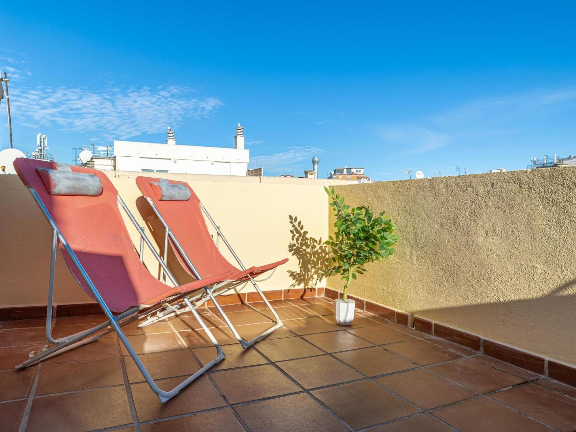 H2M Lazcano With Sunny Terrace In Old Town Málaga Exterior foto